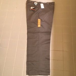 Men’s Classic Fit Khaki Pants